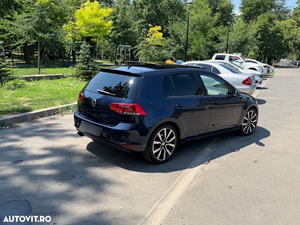 Volkswagen Golf 2.0 TDI 4Motion DSG Sound - 2