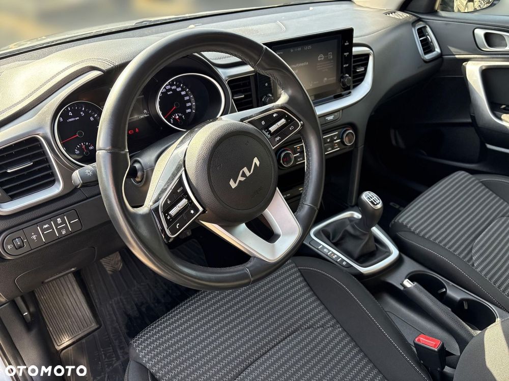 Kia Ceed - 9