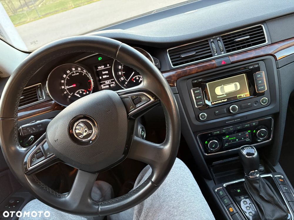 Skoda Superb 2.0 TDI Elegance DSG - 3