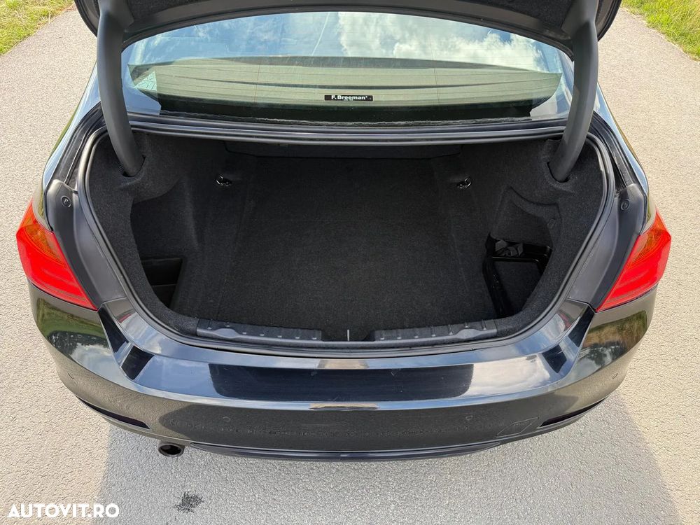 BMW Seria 3 320i Efficient Dynamics Edition Sport Line - 26