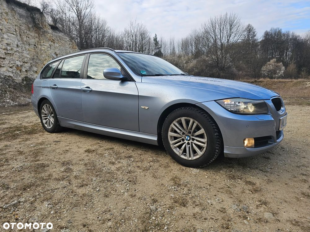 BMW Seria 3 318i Touring - 5