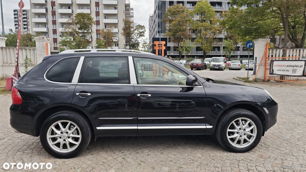 Porsche Cayenne - 4
