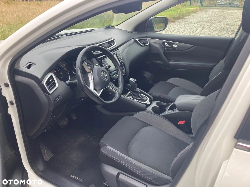 Nissan Qashqai 1.3 DIG-T N-Connecta DCT - 8