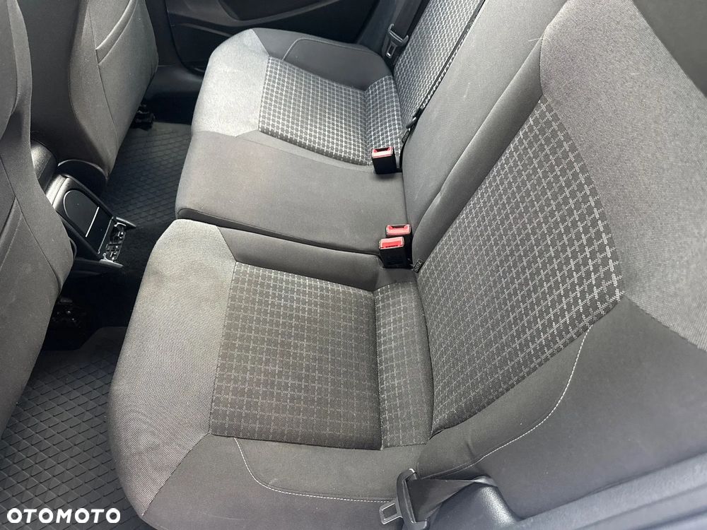 Volkswagen Polo - 17