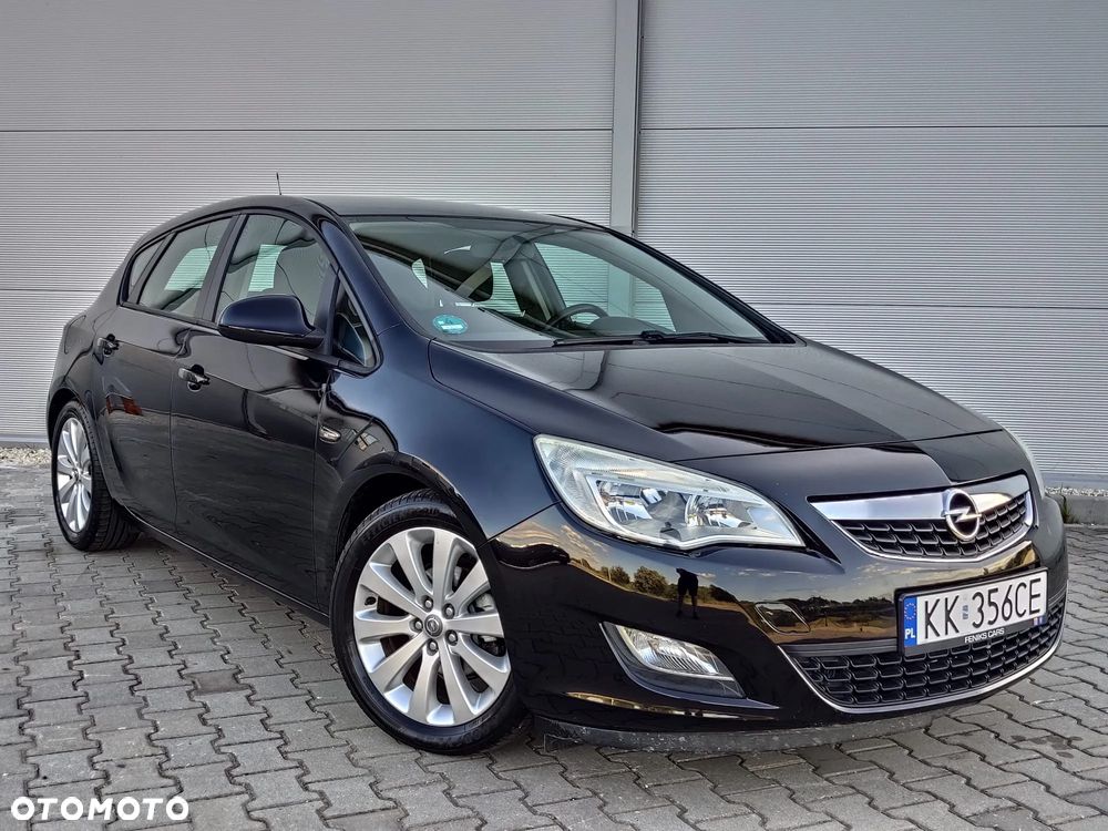 Opel Astra 1.4 Turbo Exklusiv - 11
