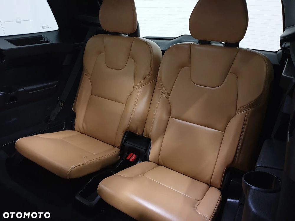 Volvo XC 90 B5 D AWD R-Design 7os - 28