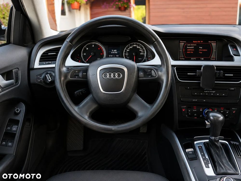 Audi A4 Avant - 10