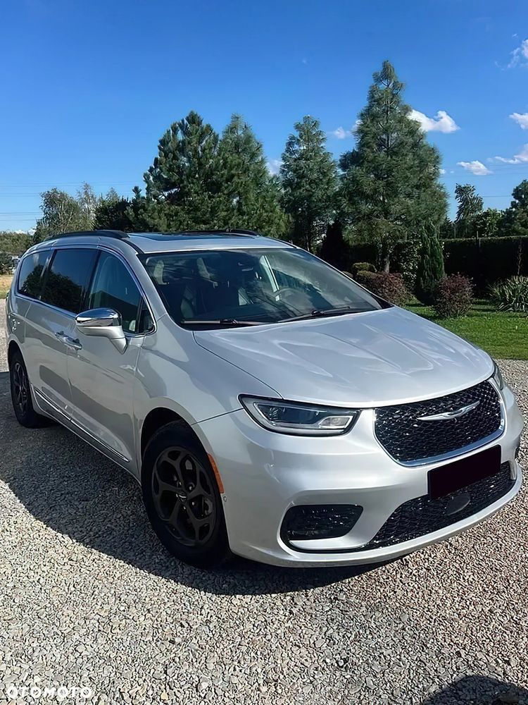 Chrysler Pacifica - 2
