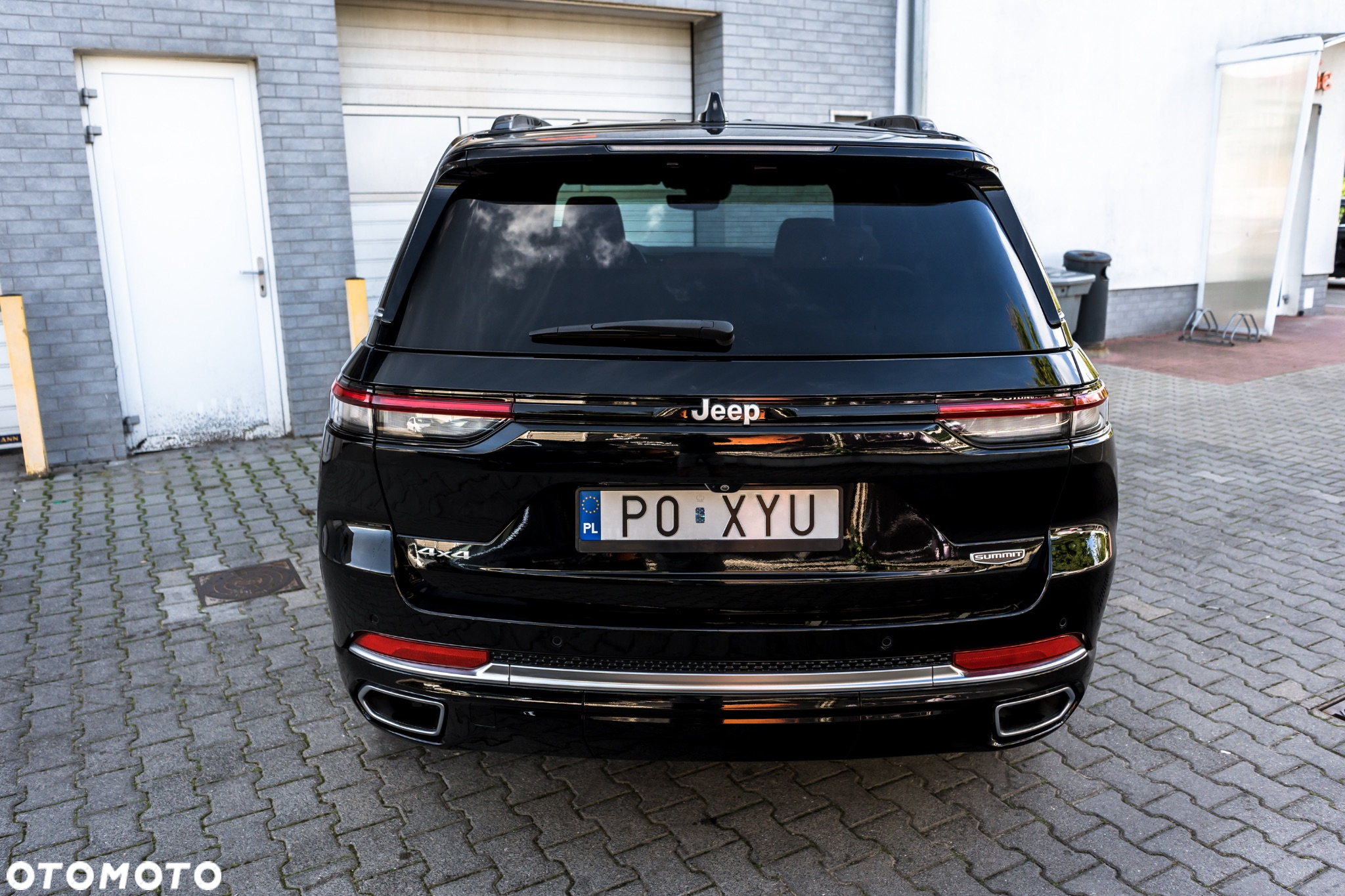 Jeep Grand Cherokee - 30