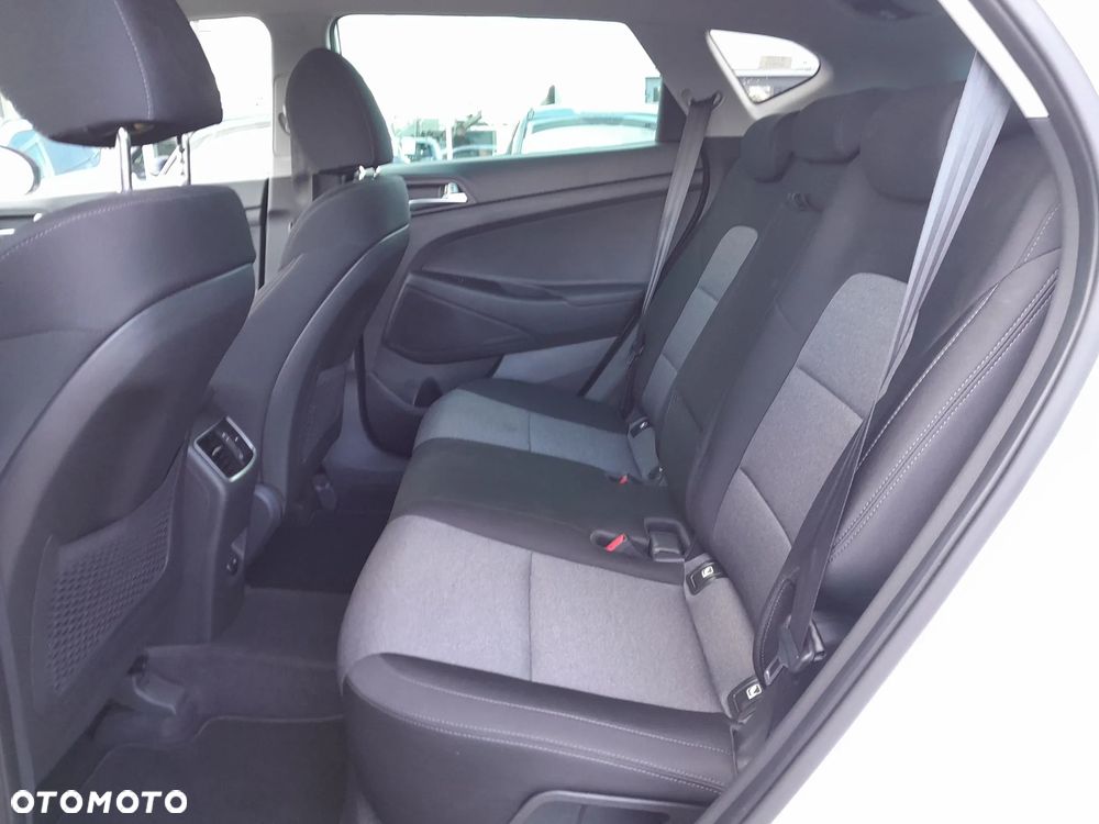 Hyundai Tucson 1.6 GDI BlueDrive Comfort 2WD - 25