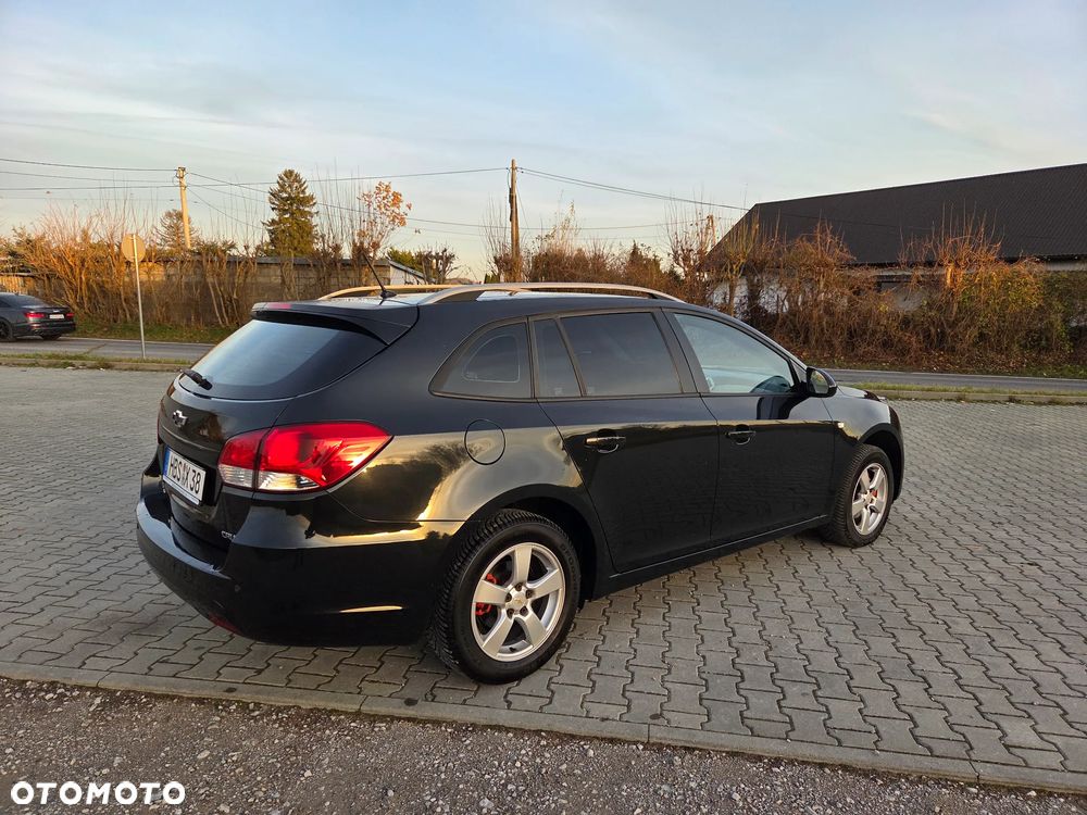 Chevrolet Cruze 1.6 LS+ - 5