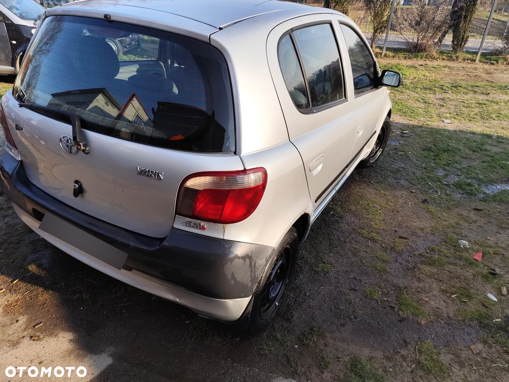 Toyota Yaris 1.4 D-4D Linea Terra - 4