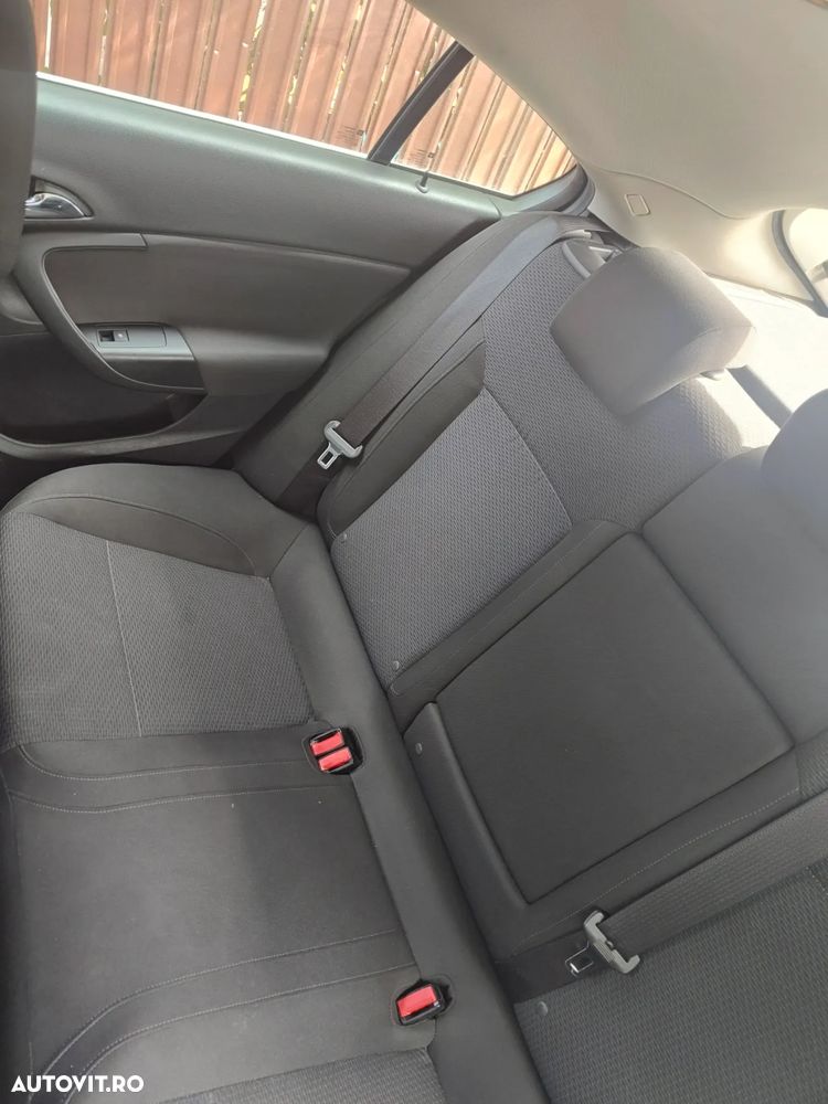 Opel Insignia 2.0 CDTI - 11