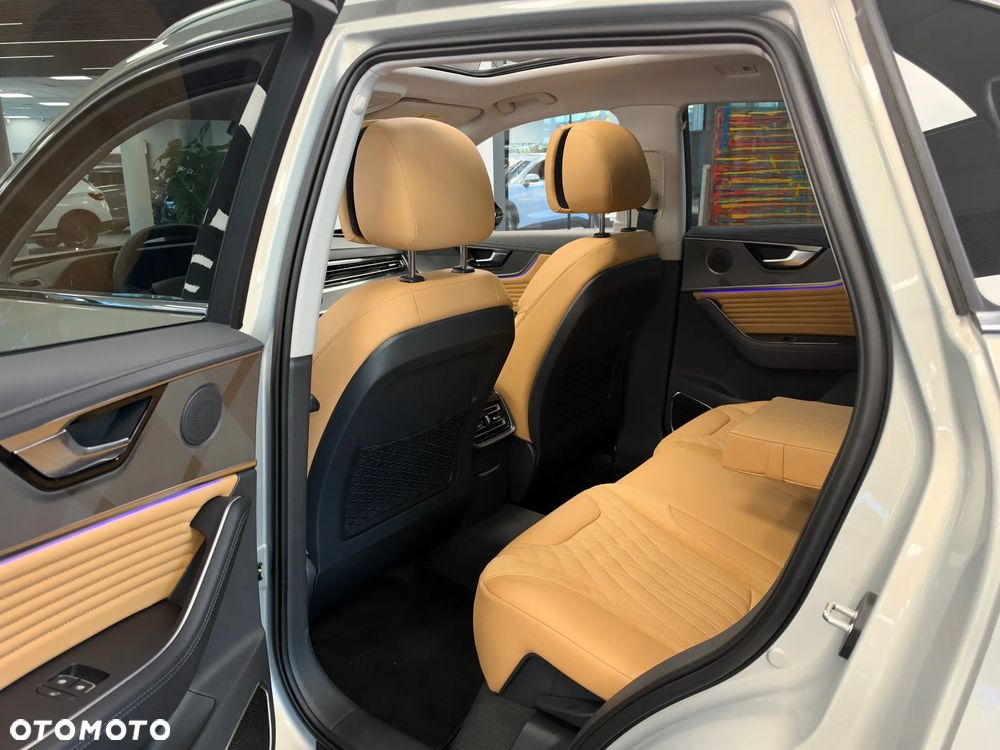 Hongqi HS5 2.0T Executive AWD - 6
