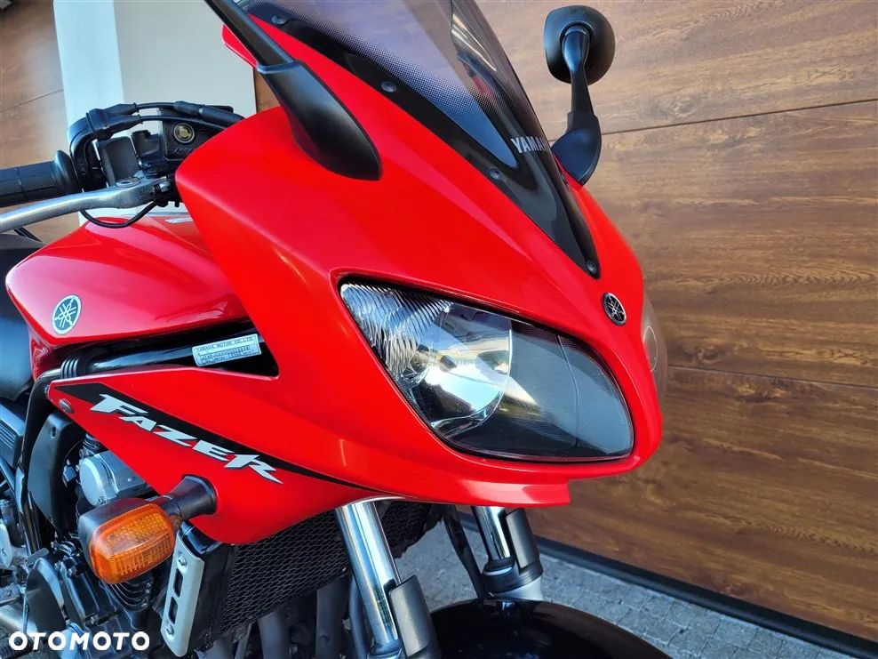 Yamaha FZS - 25