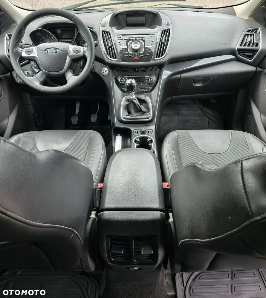Ford Kuga - 12