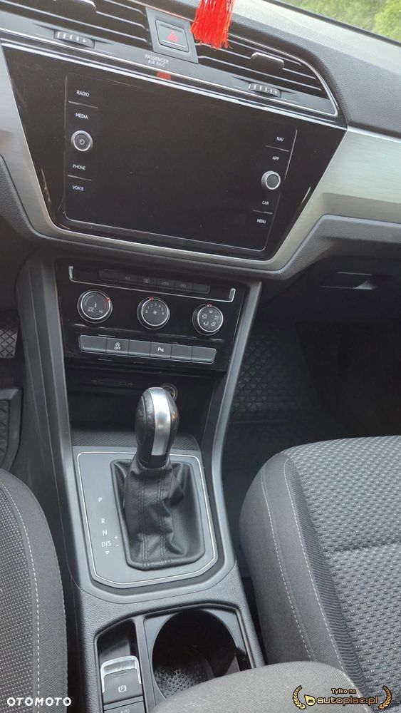 Volkswagen Touran - 4
