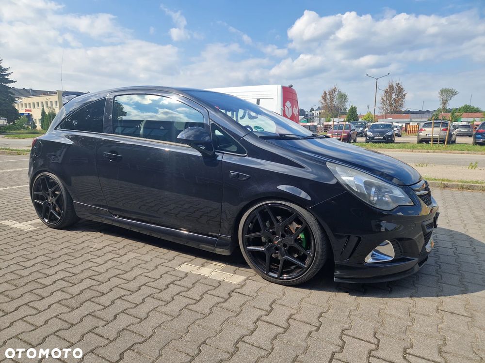 Opel Corsa 1.6 Turbo OPC - 2