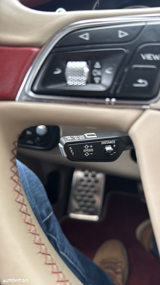 Bentley Bentayga - 17