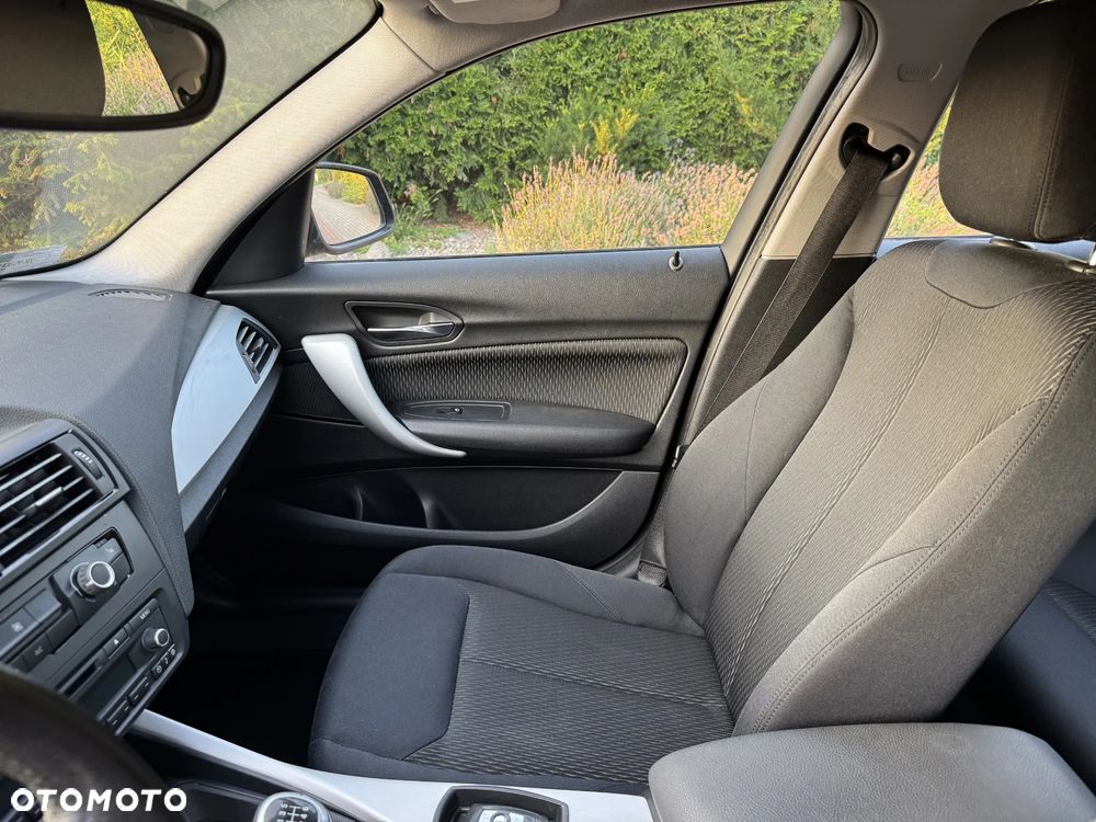 BMW Seria 1 - 32