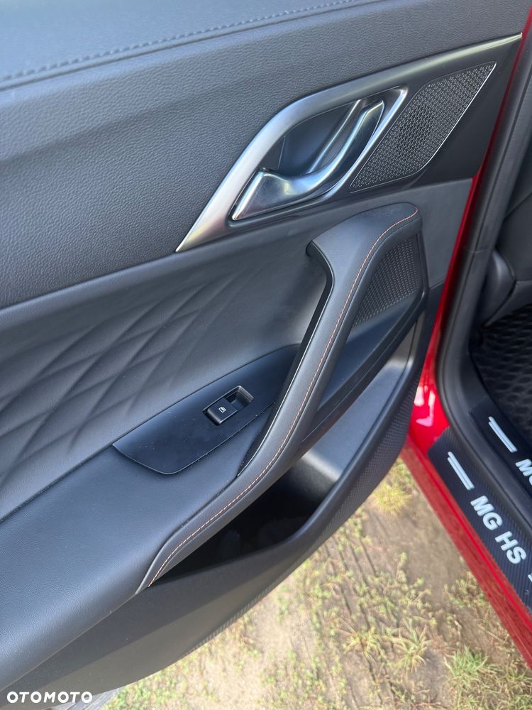 MG HS 1.5 T-GDI Exclusive - 17