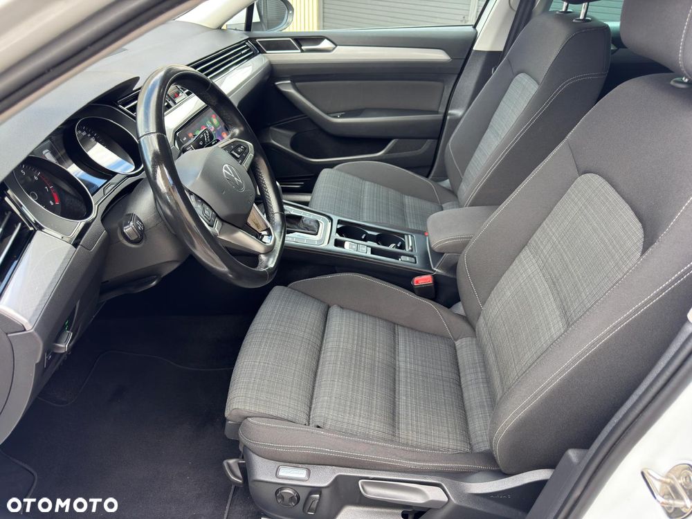 Volkswagen Passat Variant 2.0 TSI Business DSG - 11