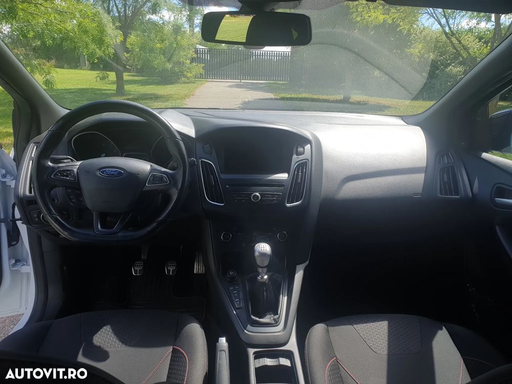 Ford Focus 1.5 Ecoboost ST-Line - 16