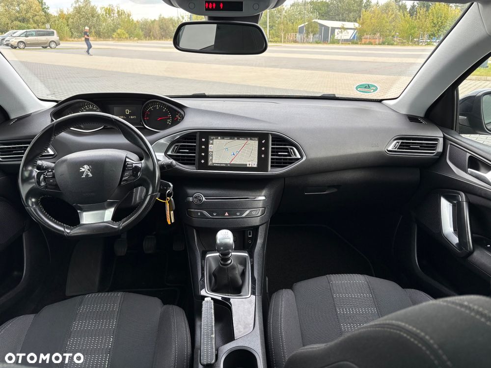 Peugeot 308 1.6 BlueHDi Allure S&S - 26