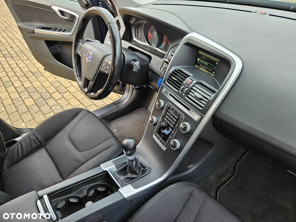 Volvo XC 60 D4 AWD Kinetic - 31