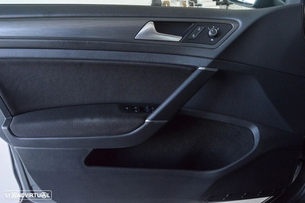 VW Golf 1.6 TDI Confortline - 28