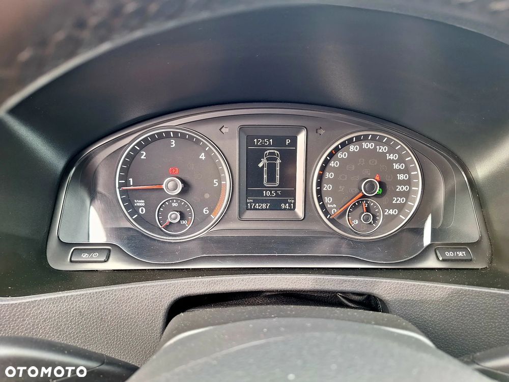 Volkswagen Caravelle - 17