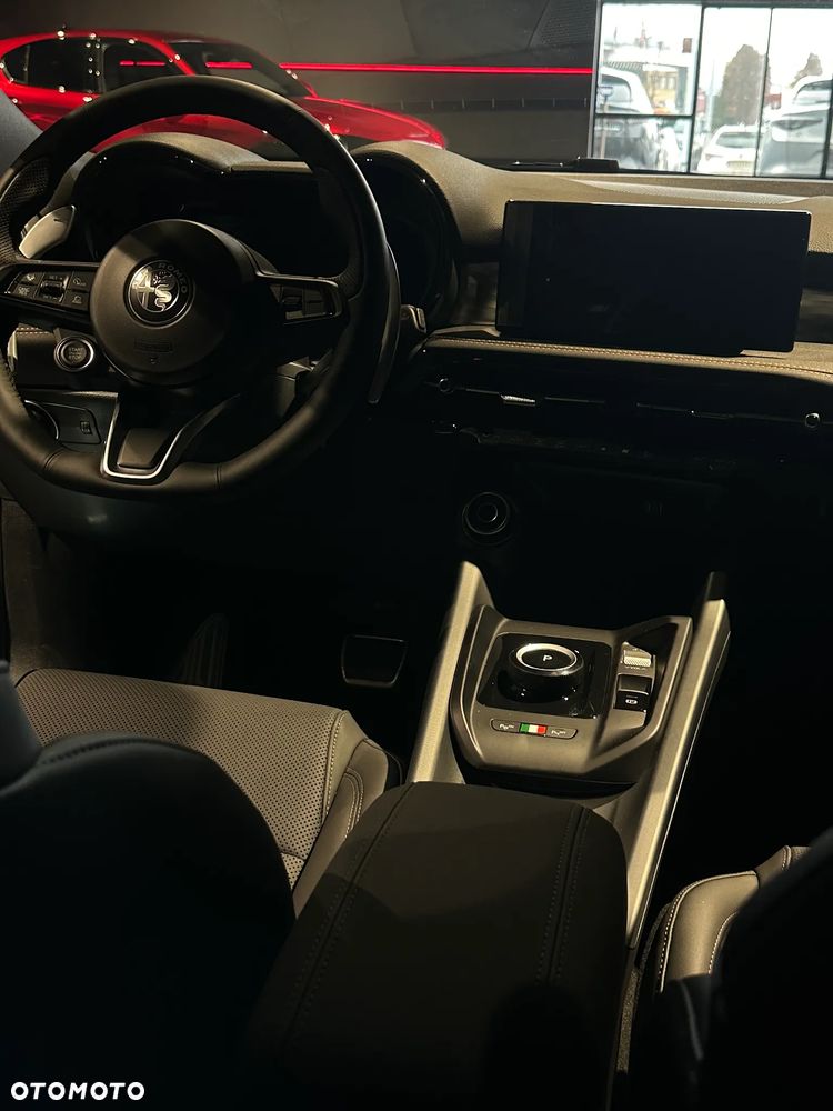 Alfa Romeo Tonale 1.5 T4 GSE mHEV Veloce DCT - 19