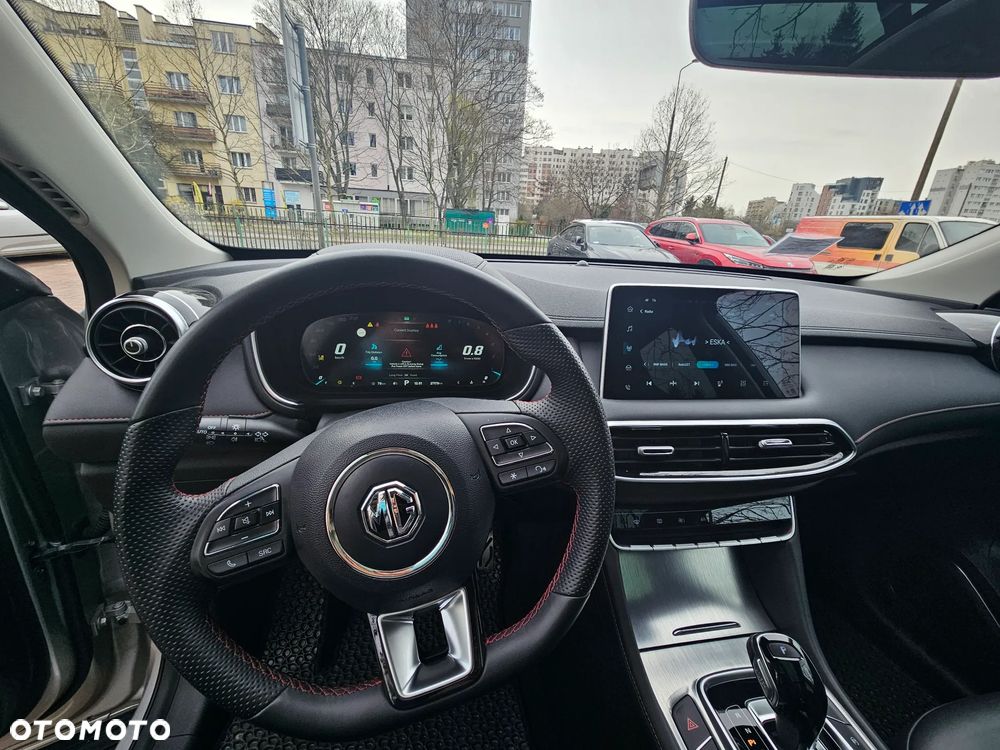 MG HS 1.5 T-GDI Exclusive DCT - 26