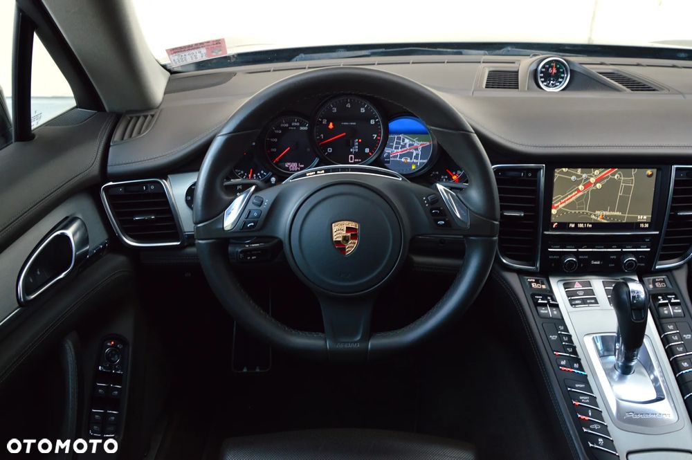 Porsche Panamera 4 - 24