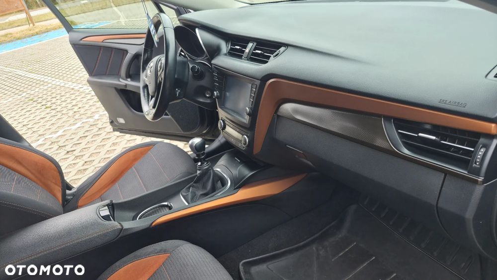 Toyota Avensis 1.8 Prestige - 24