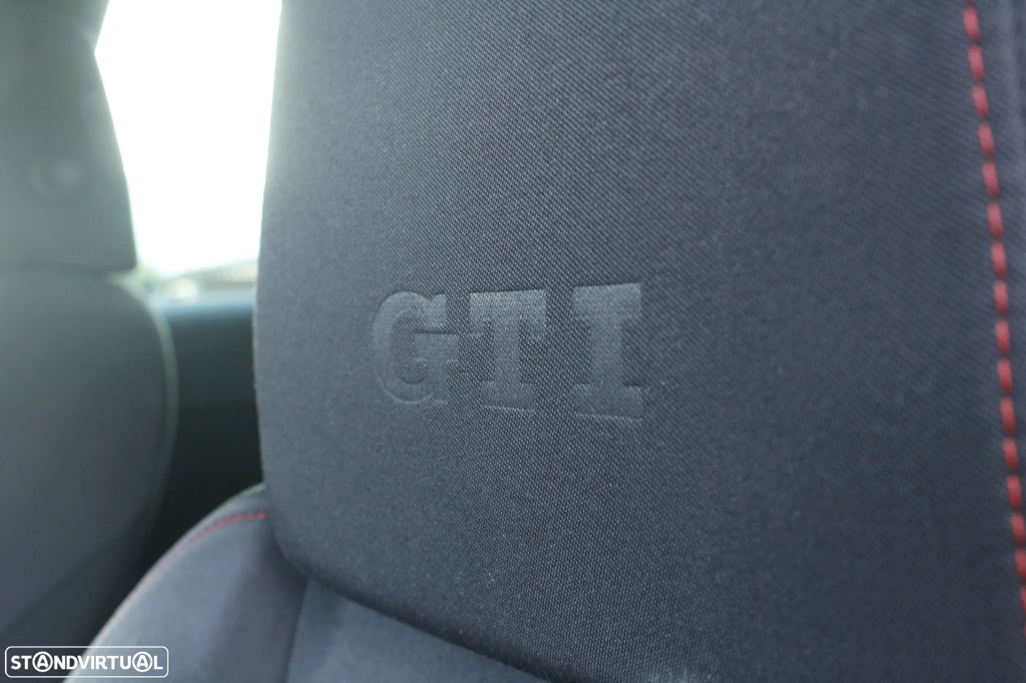 VW Golf 2.0 GTI DSG - 38