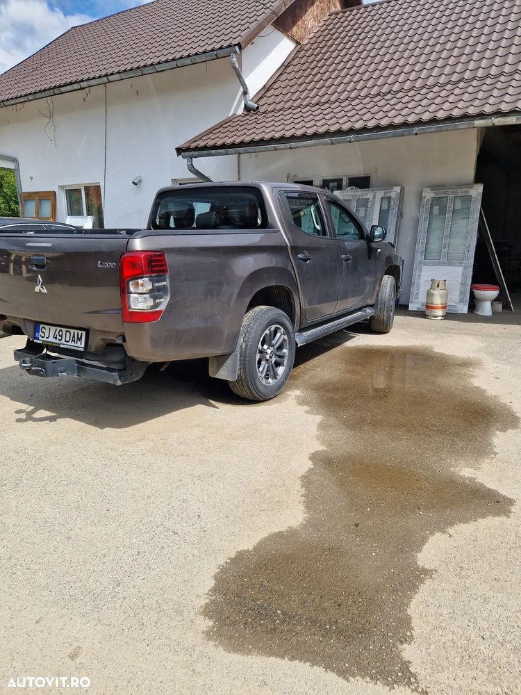 Mitsubishi L200 - 4