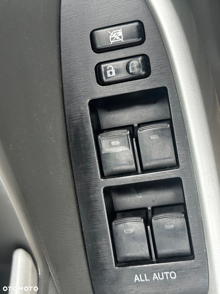Toyota Prius 1.8 HSD Premium - 27