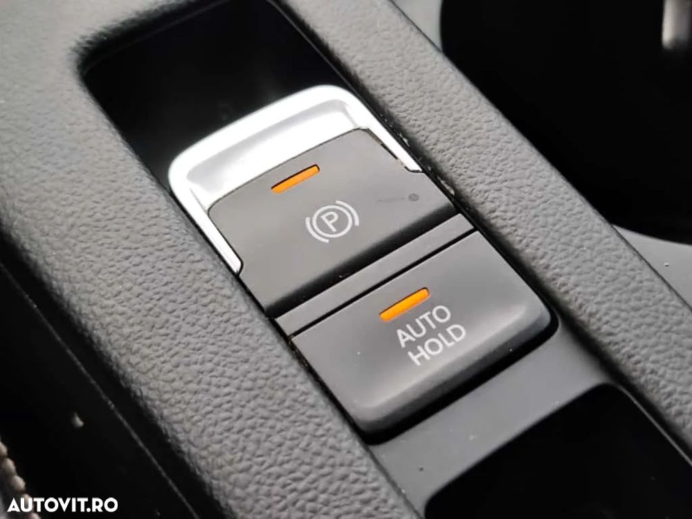 Volkswagen Passat 2.0 TDI DSG Comfortline - 23