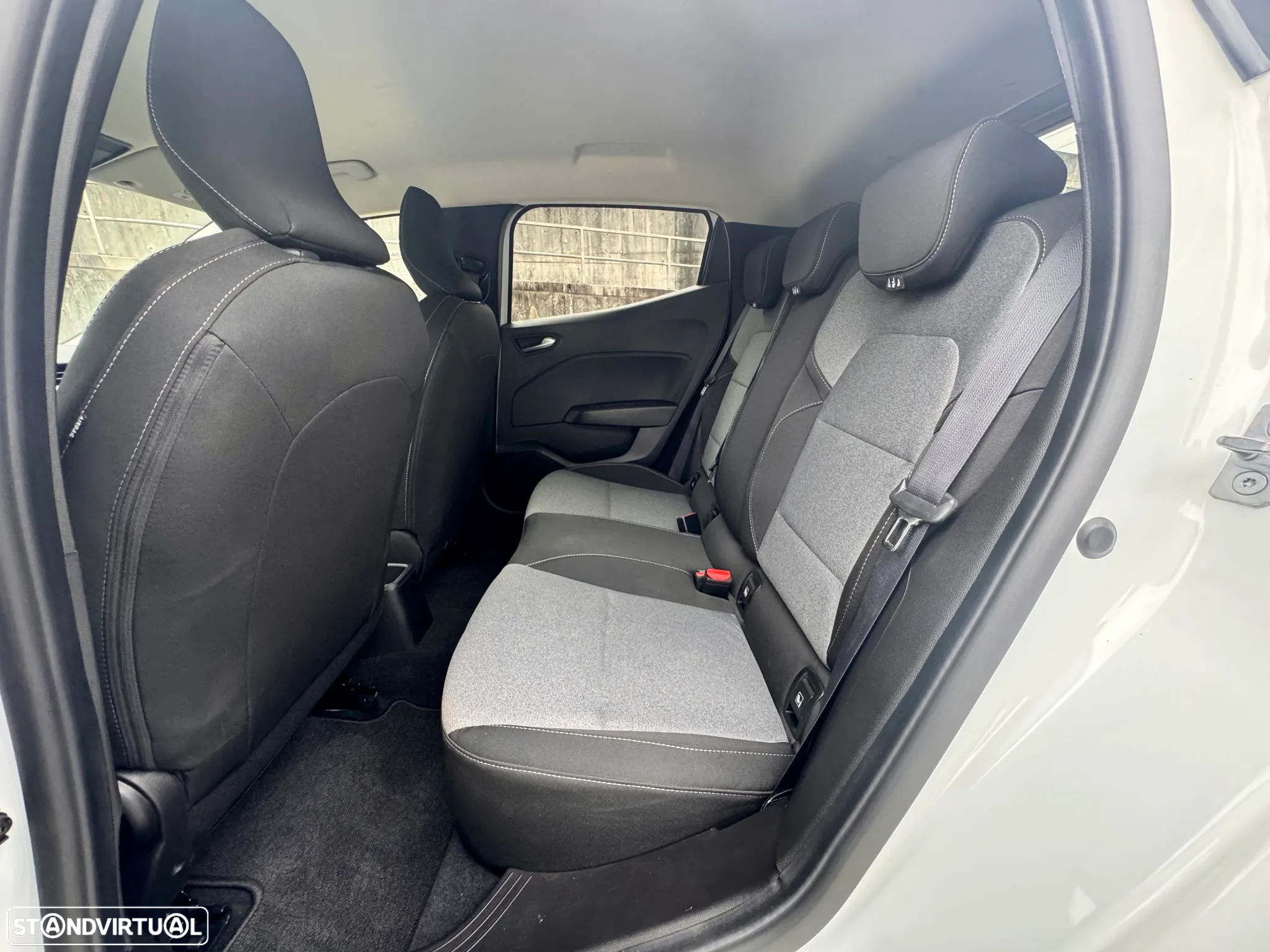Renault Clio 1.0 TCe Evolution - 24