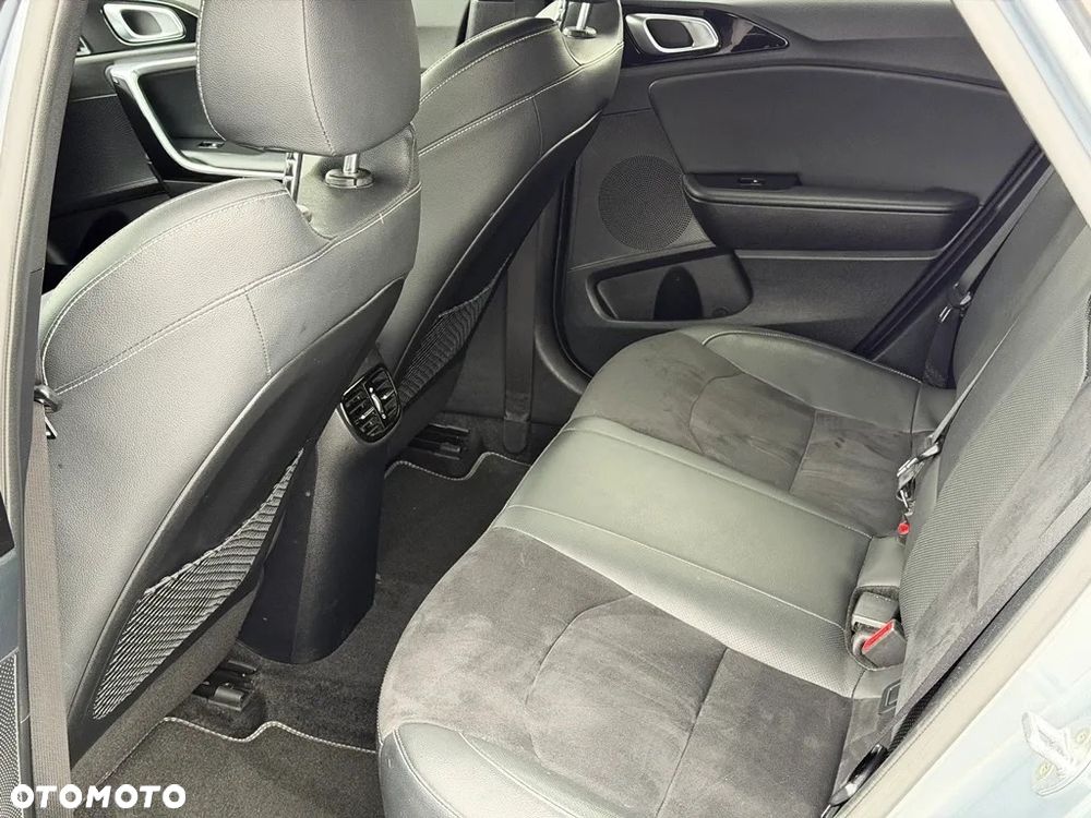 Kia ProCeed 1.5 T-GDI DCT7 OPF GT LINE - 32