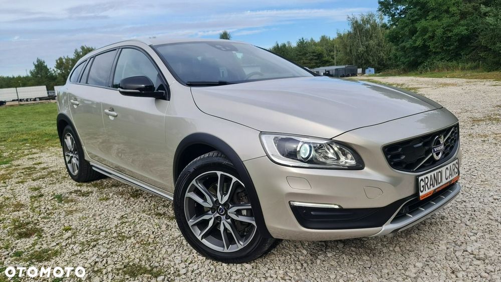 Volvo V60 Cross Country D3 Geartronic Momentum - 4