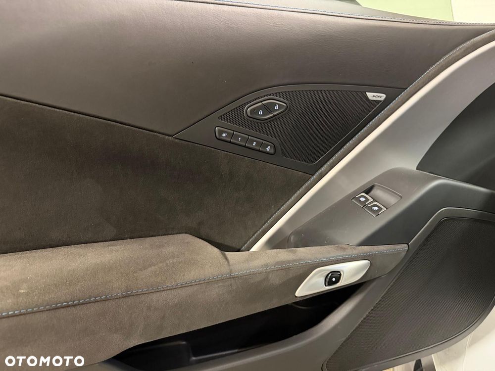 Chevrolet Corvette - 18