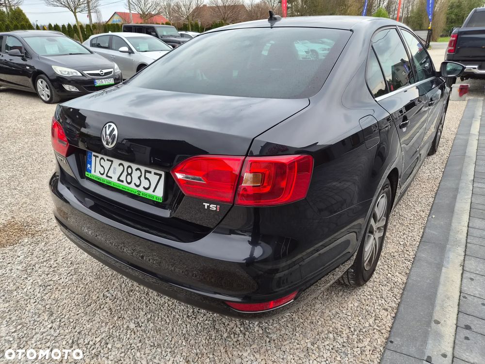 Volkswagen Jetta - 9