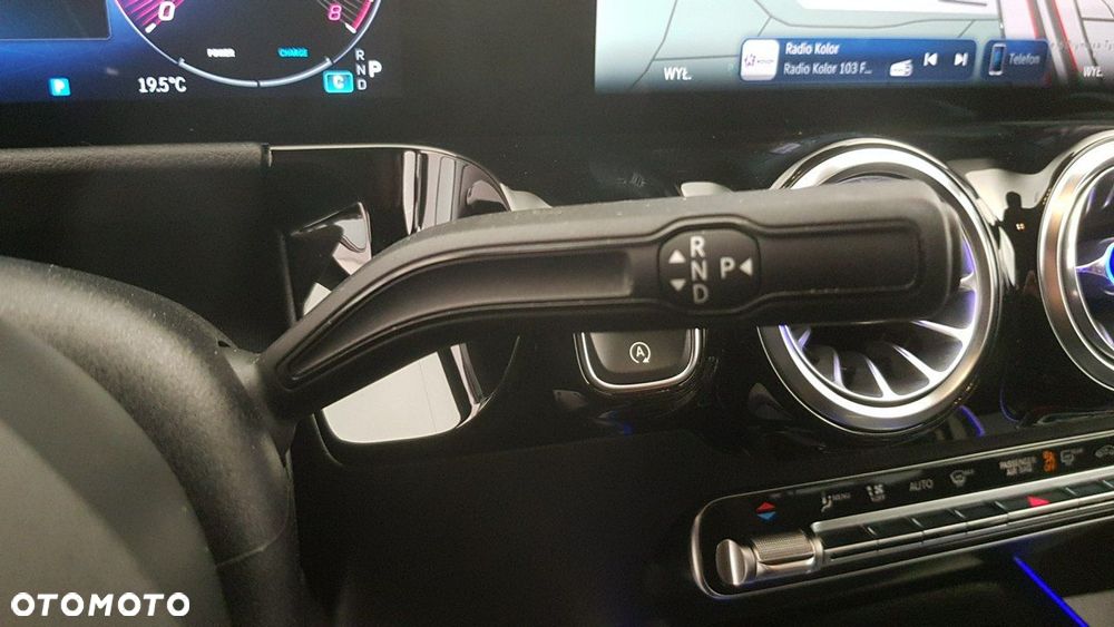 Mercedes-Benz GLA - 21