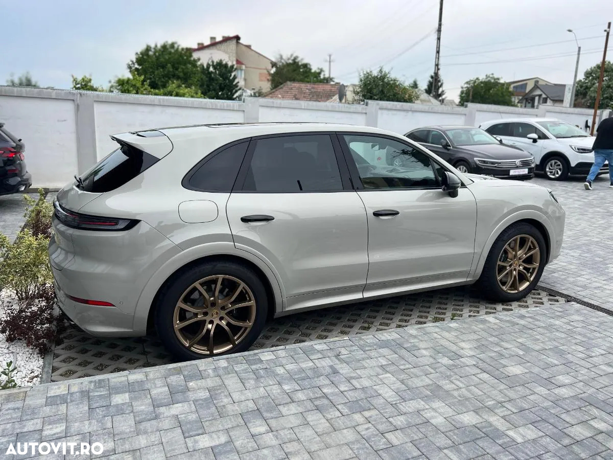 Porsche Cayenne S - 4