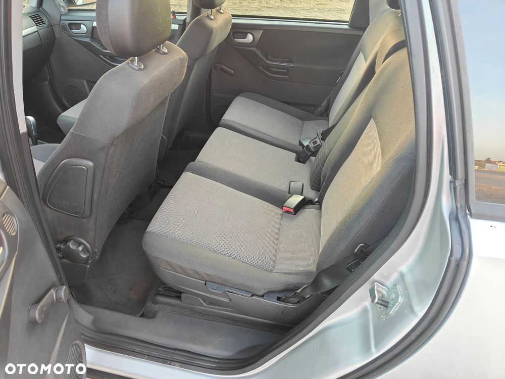 Opel Meriva 1.6 16V Essentia Easytronic - 9