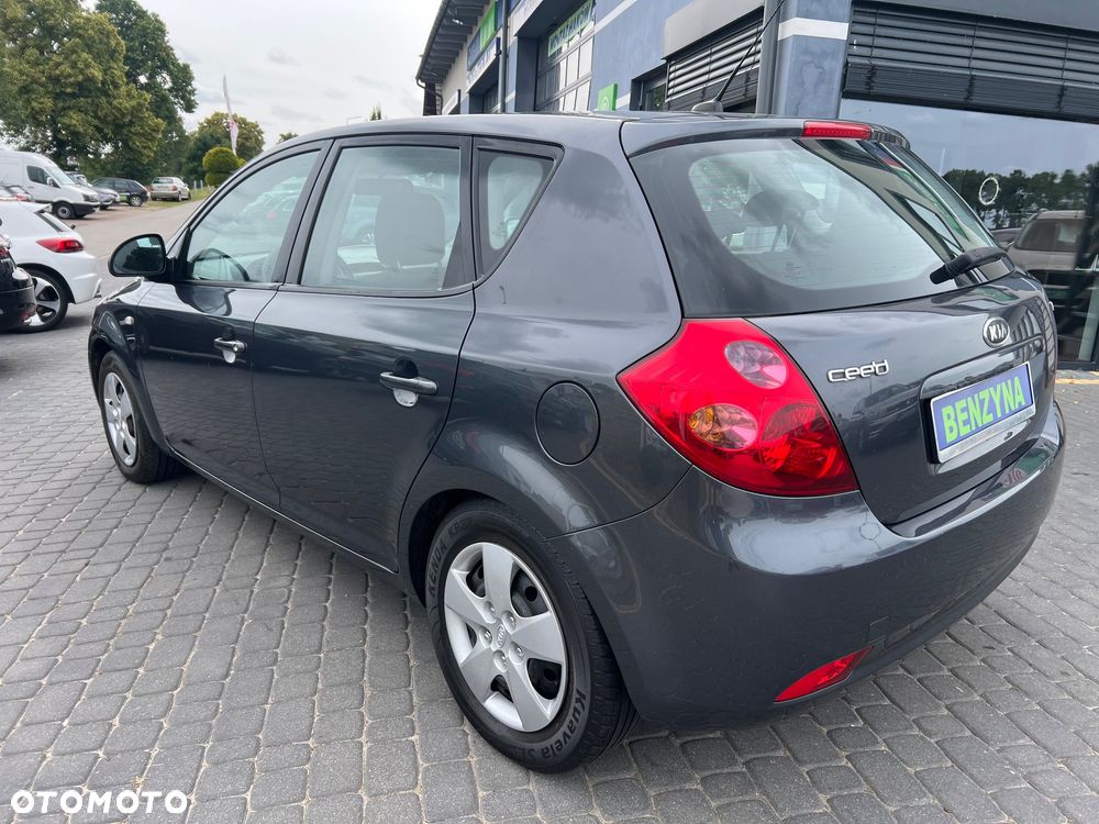 Kia Ceed 1.4 Comfort + - 9