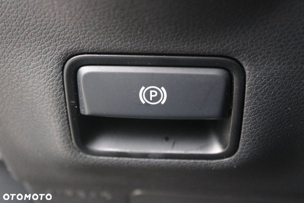 Mercedes-Benz GLA - 27