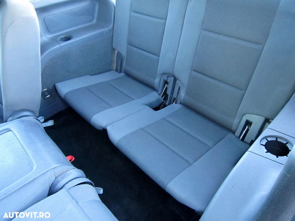 Volkswagen Touran 1.6 TDI DPF BlueMotion Technology Comfortline - 10